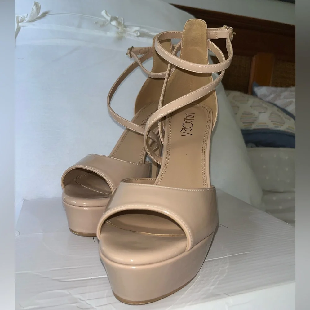 As new!! ISADORA platform nude heels. - Picture 5 of 14